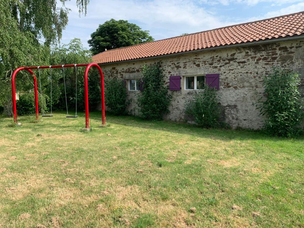 Les Buis Holiday home Bussiere-Poitevine
